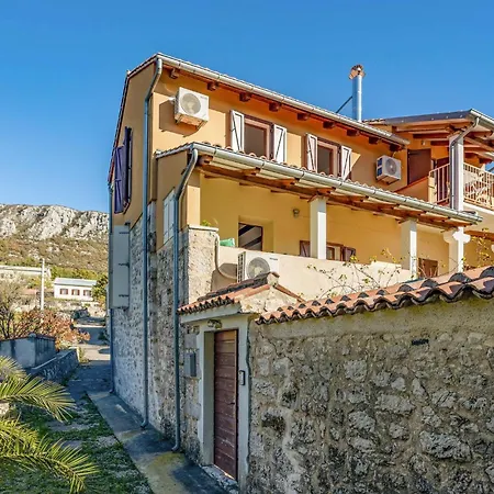 Cozy In With Kitchen Bribir (Primorje-Gorski Kotar)