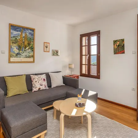 Apartment Cozy In With Kitchen Bribir (Primorje-Gorski Kotar)