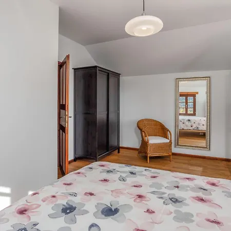 Apartment Cozy In With Kitchen *