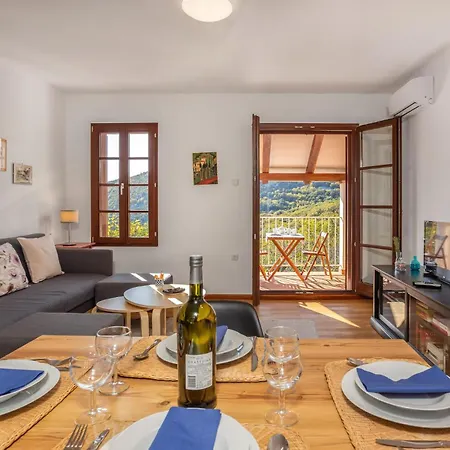 Cozy In With Kitchen * Bribir (Primorje-Gorski Kotar)